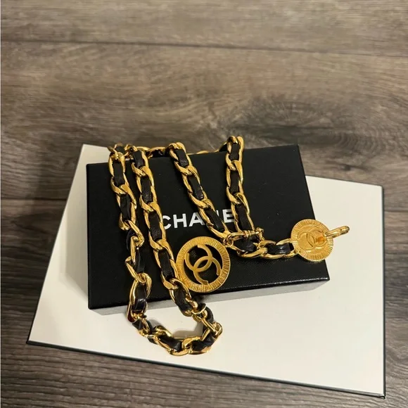 CHANEL Vintage Black Leather Gold CC Logo Chain Belt/Necklace - Picture 10 of 11